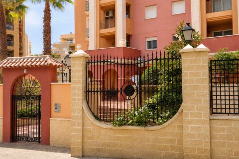 Apartamento en venta en Torrevieja, Alicante, España 2 dormitorios, 76 m2 No. 192031 - foto 4