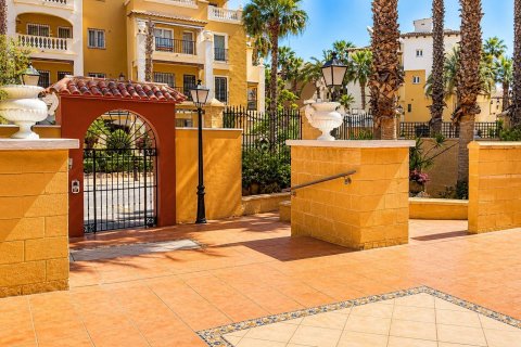 Apartamento en venta en Torrevieja, Alicante, España 2 dormitorios, 76 m2 No. 192031 - foto 3