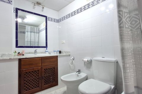 Apartamento en venta en Torrevieja, Alicante, España 2 dormitorios, 76 m2 No. 192031 - foto 17