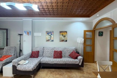 Casa adosada en venta en Torrevieja, Alicante, España 3 dormitorios, 113 m2 No. 192032 - foto 2