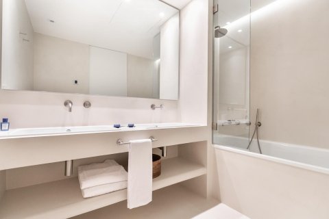 Apartament w Barcelona, Hiszpania 3 sypialnie, nr 141045 – zdjęcie 13