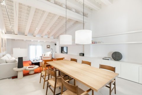 Apartament w Barcelona, Hiszpania 3 sypialnie, nr 141045 – zdjęcie 4