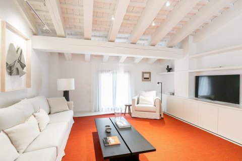 Apartament w Barcelona, Hiszpania 3 sypialnie, nr 141045 – zdjęcie 2