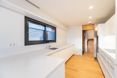 Dom w Barcelona, Hiszpania 6 sypialni, nr 141040 – zdjęcie 5