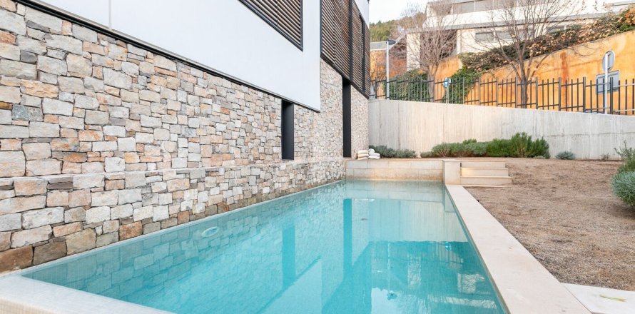 Dom w Barcelona, Hiszpania 6 sypialni, nr 141040