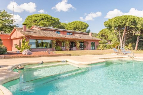 House for rent in Sant Andreu de Llavaneres, Barcelona, Spain 5 bedrooms, No. 141043 - photo 1