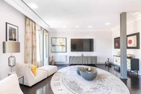 Apartament w Barcelona, Hiszpania 4 sypialnie, nr 141039 – zdjęcie 10