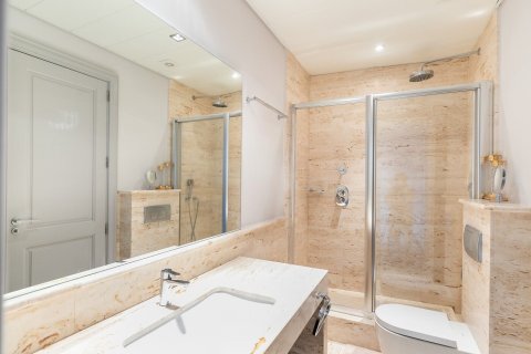 Apartament w Barcelona, Hiszpania 4 sypialnie, nr 141039 – zdjęcie 11