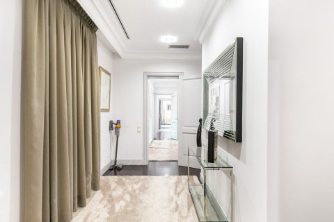 Apartament w Barcelona, Hiszpania 4 sypialnie, nr 141039 – zdjęcie 15