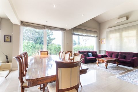 House zur Miete in Barcelona, Spanien 4 Schlafzimmer, Nr. 141042 - Foto 4