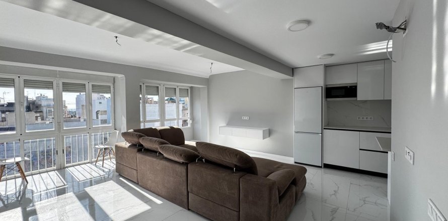 Dzīvoklis Torrevieja, Alicante, Spānijā 3 istabas, 120 m2 Nr. 146849