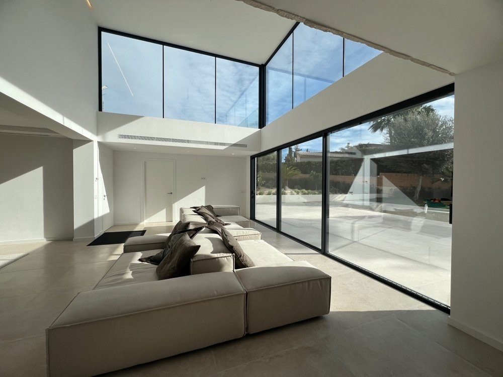 Villa i Nova Santa Ponsa, Mallorca, Spanien 6 sovrum, 367 kvm. Nr. 103845