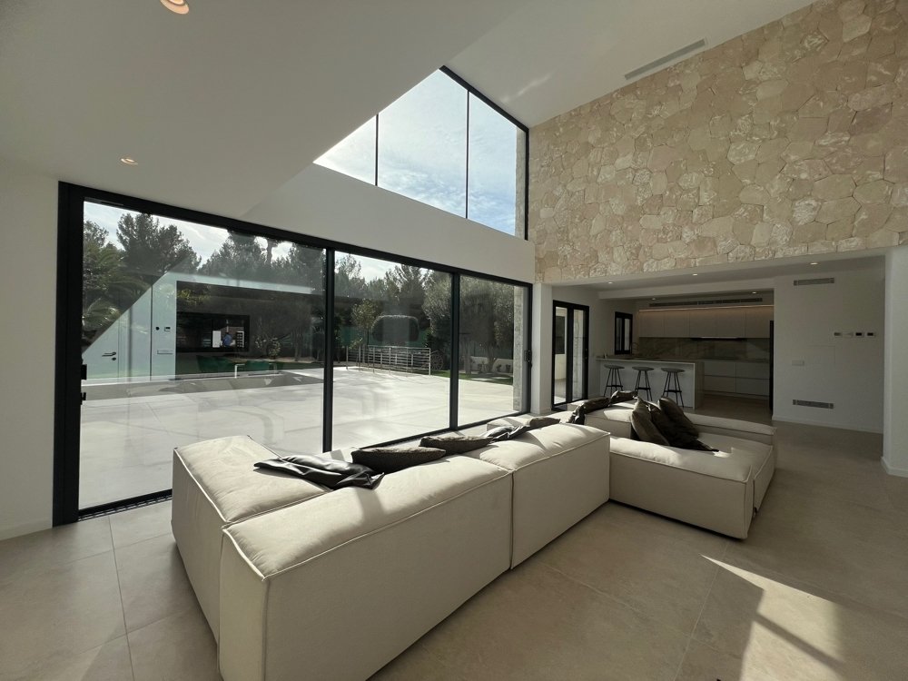 Villa i Nova Santa Ponsa, Mallorca, Spanien 6 sovrum, 367 kvm. Nr. 103845
