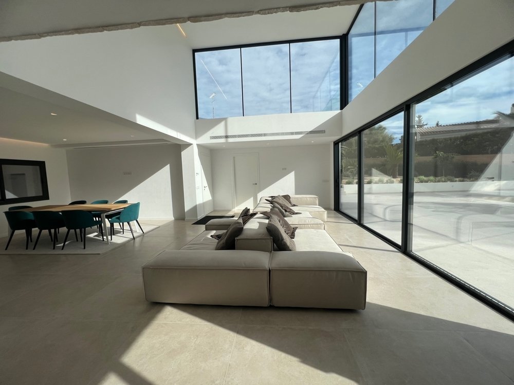 Villa i Nova Santa Ponsa, Mallorca, Spanien 6 sovrum, 367 kvm. Nr. 103845