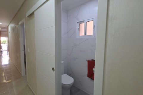 Dzīvoklis pārdošanā Torrevieja, Alicante, Spānijā 2 istabas, 73 m2 Nr. 194233 - attēls 8