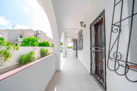 Huvila myytävänä Los Balcones, Alicante, Espanja, 5 makuuhuonetta, 223 m2 No. 194232 - kuva 30