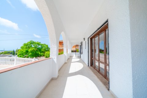 Huvila myytävänä Los Balcones, Alicante, Espanja, 5 makuuhuonetta, 223 m2 No. 194232 - kuva 8