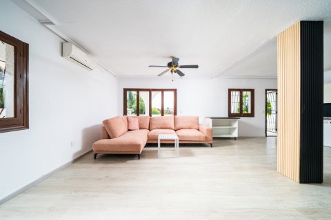 Huvila myytävänä Los Balcones, Alicante, Espanja, 5 makuuhuonetta, 223 m2 No. 194232 - kuva 11