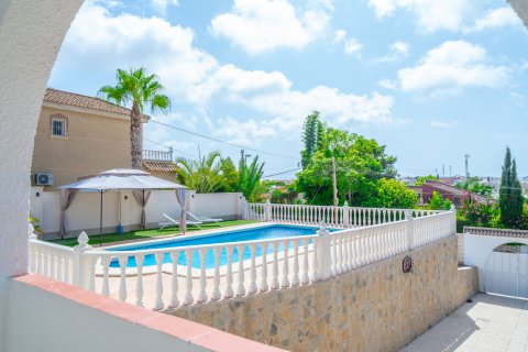 Huvila myytävänä Los Balcones, Alicante, Espanja, 5 makuuhuonetta, 223 m2 No. 194232 - kuva 5