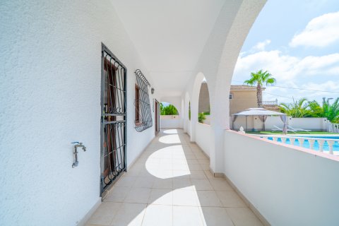 Huvila myytävänä Los Balcones, Alicante, Espanja, 5 makuuhuonetta, 223 m2 No. 194232 - kuva 28