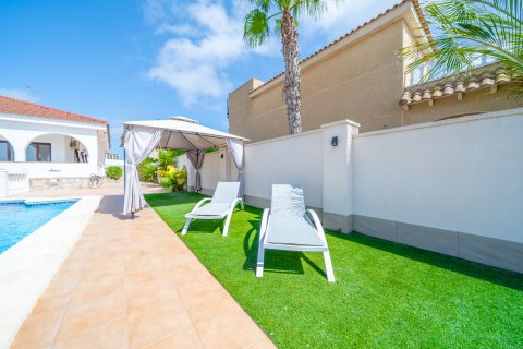 Huvila myytävänä Los Balcones, Alicante, Espanja, 5 makuuhuonetta, 223 m2 No. 194232 - kuva 6