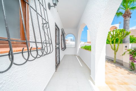Huvila myytävänä Los Balcones, Alicante, Espanja, 5 makuuhuonetta, 223 m2 No. 194232 - kuva 29