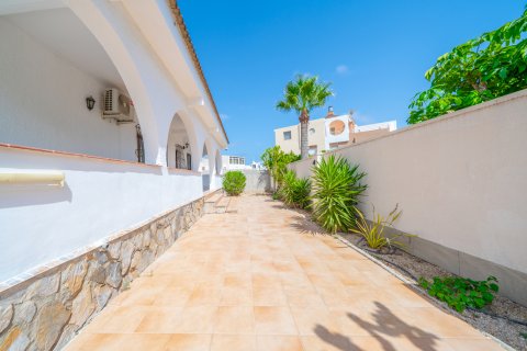 Huvila myytävänä Los Balcones, Alicante, Espanja, 5 makuuhuonetta, 223 m2 No. 194232 - kuva 26