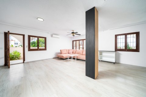 Huvila myytävänä Los Balcones, Alicante, Espanja, 5 makuuhuonetta, 223 m2 No. 194232 - kuva 15