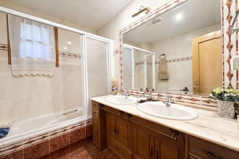 Villa à vendre à Mutxamel, Alicante, Espagne, 5 chambres, 350 m2 No. 173587 - photo 18