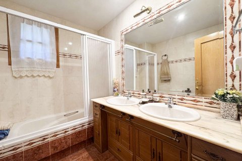 Villa à vendre à Mutxamel, Alicante, Espagne, 5 chambres, 350 m2 No. 173587 - photo 18