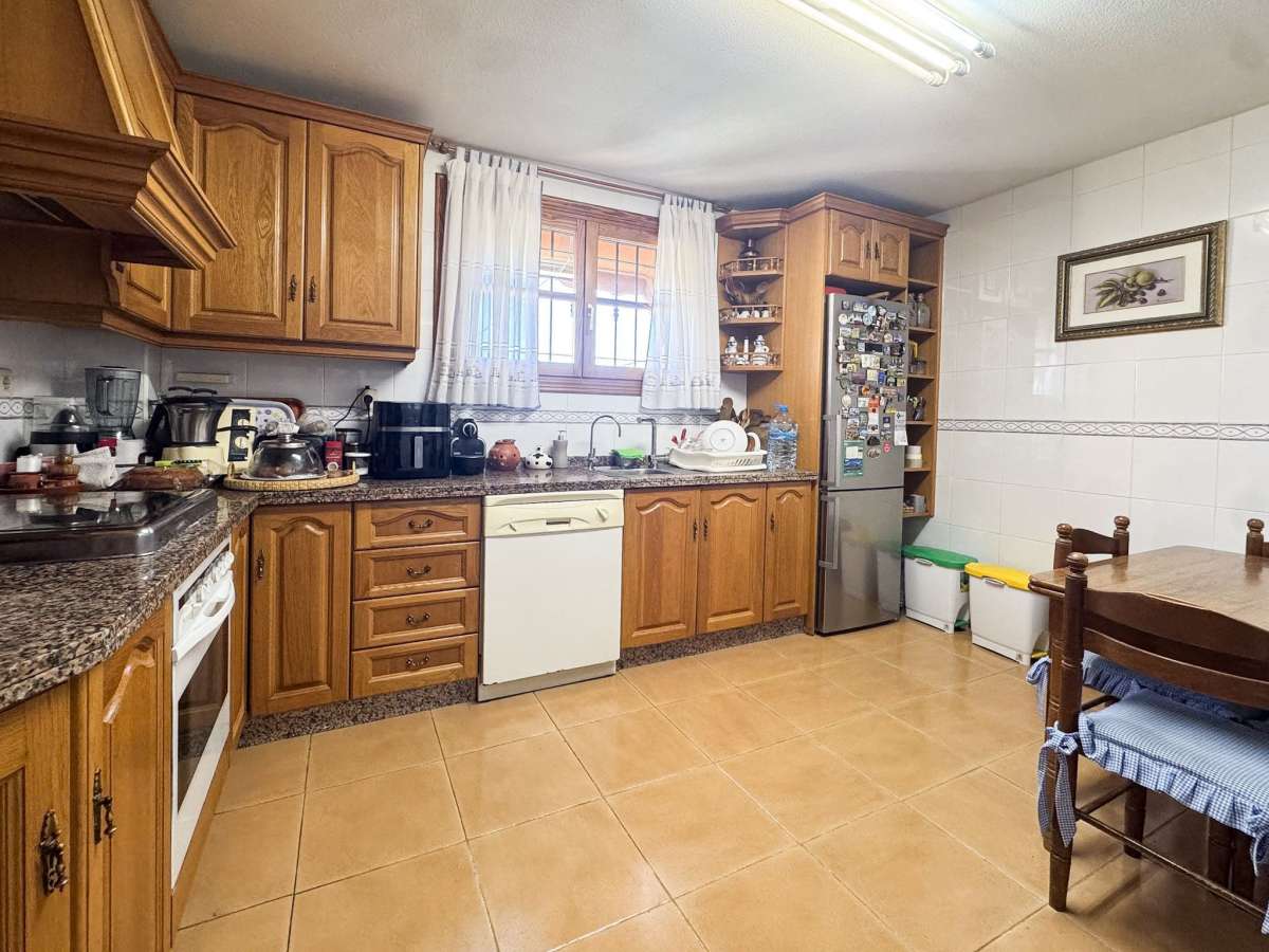 Villa en Mutxamel, Alicante, España 5 dormitorios, 350 m2 No. 173587