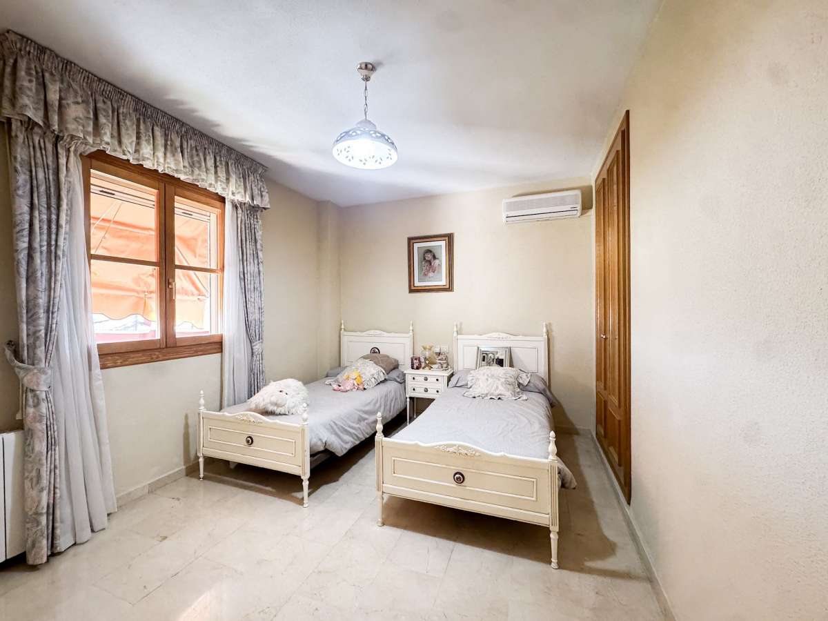 Villa en Mutxamel, Alicante, España 5 dormitorios, 350 m2 No. 173587