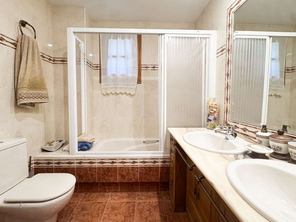Villa en Mutxamel, Alicante, España 5 dormitorios, 350 m2 No. 173587