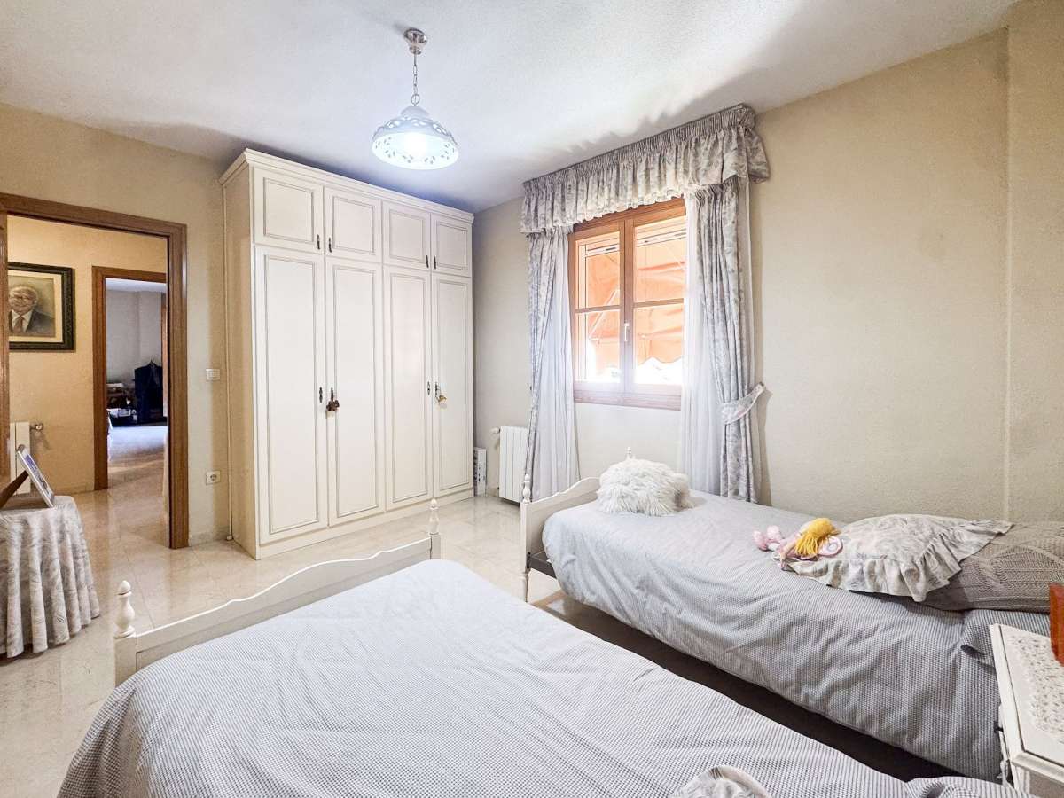 Villa en Mutxamel, Alicante, España 5 dormitorios, 350 m2 No. 173587
