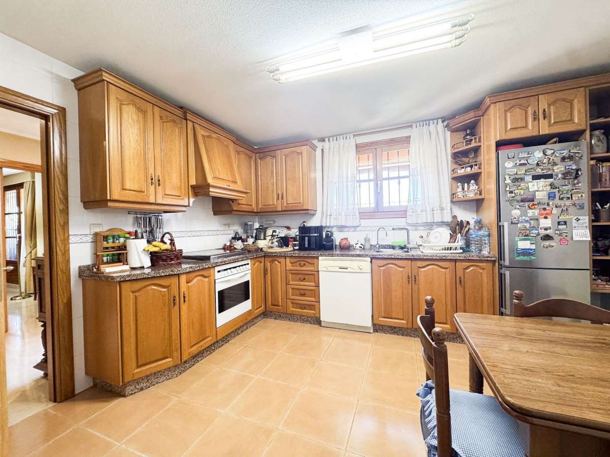 Villa en Mutxamel, Alicante, España 5 dormitorios, 350 m2 No. 173587