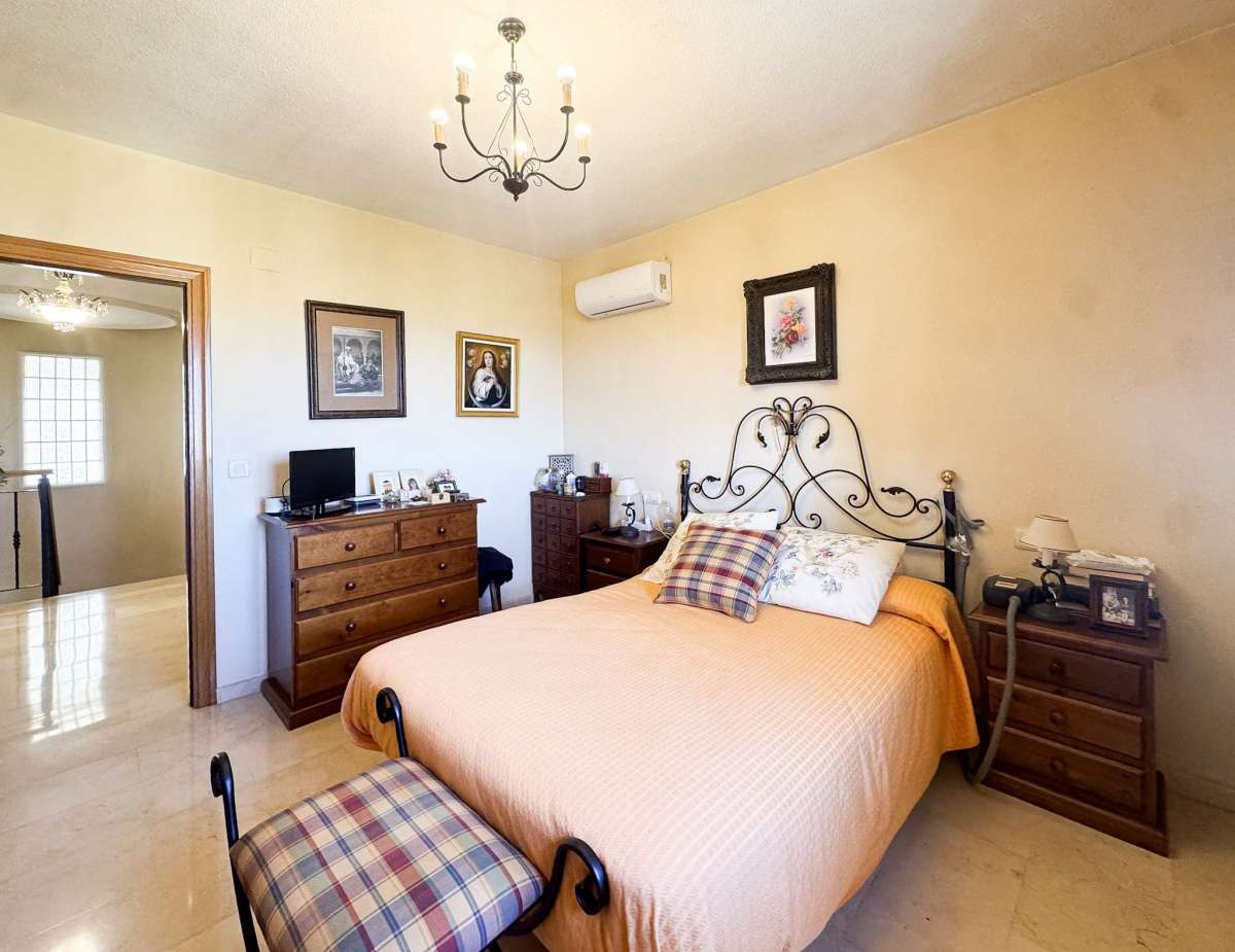 Villa en Mutxamel, Alicante, España 5 dormitorios, 350 m2 No. 173587