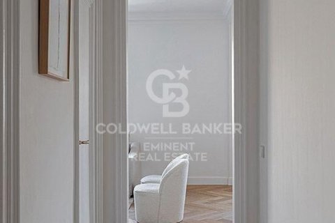 Huoneisto myytävänä Barcelona, Espanja, 2 makuuhuonetta, 98 m2 No. 156766 - kuva 8