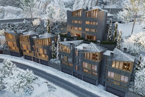 House for sale in Principado De Andorra (Ninguna Poblacion Tiene C.P.), Lleida, Spain 4 bedrooms, 255 sq.m. No. 156768 - photo 13