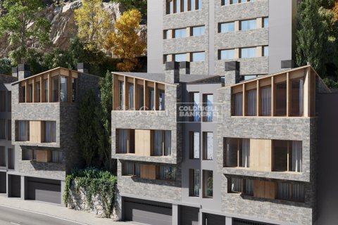 House for sale in Principado De Andorra (Ninguna Poblacion Tiene C.P.), Lleida, Spain 4 bedrooms, 255 sq.m. No. 156768 - photo 9