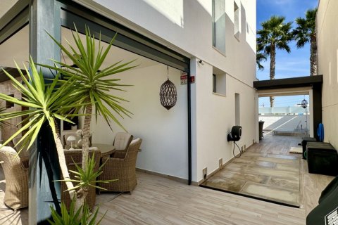 Villa till salu i Alicante, Spanien 3 sovrum, 128 kvm. Nr. 179602 - foto 4