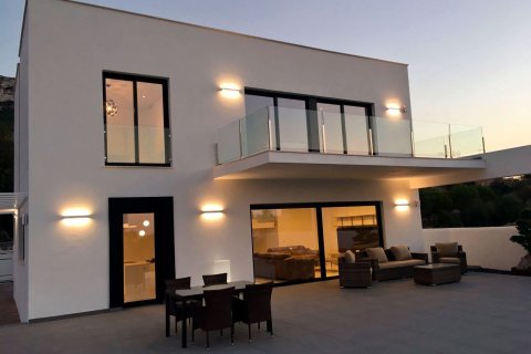 House for sale in Denia, Alicante, Spain 3 bedrooms, 155 sq.m. No. 187029 - photo 5