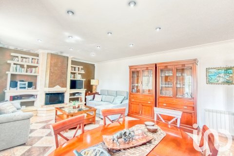 Продажа дома в Эльче, Аликанте, Испания 4 спальни, 317м2 №153433 - фото 17