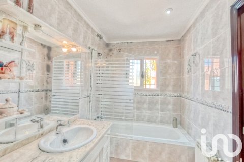 Продажа дома в Эльче, Аликанте, Испания 4 спальни, 317м2 №153433 - фото 28