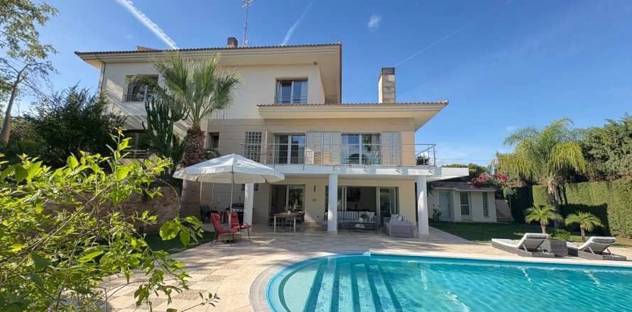 Villa in Murcia, Spain 5 bedrooms, 610 sq.m. No. 164649