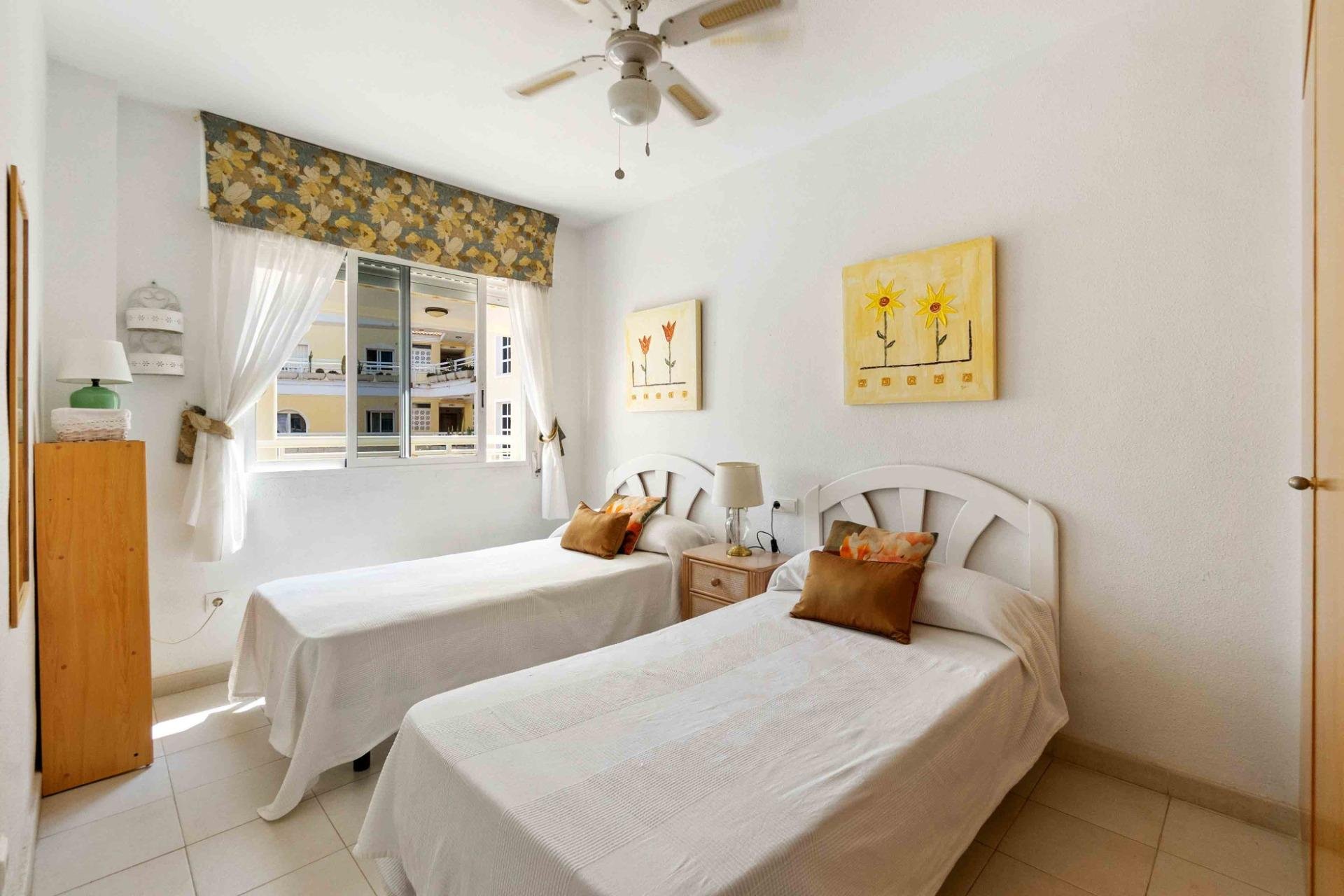 Lägenhet i Alicante, Spanien 3 sovrum, 100 kvm. Nr. 79014