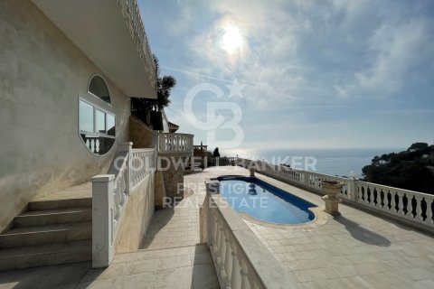 Villa for sale in Lloret de Mar, Girona, Spain 6 bedrooms, 878 sq.m. No. 160418 - photo 5