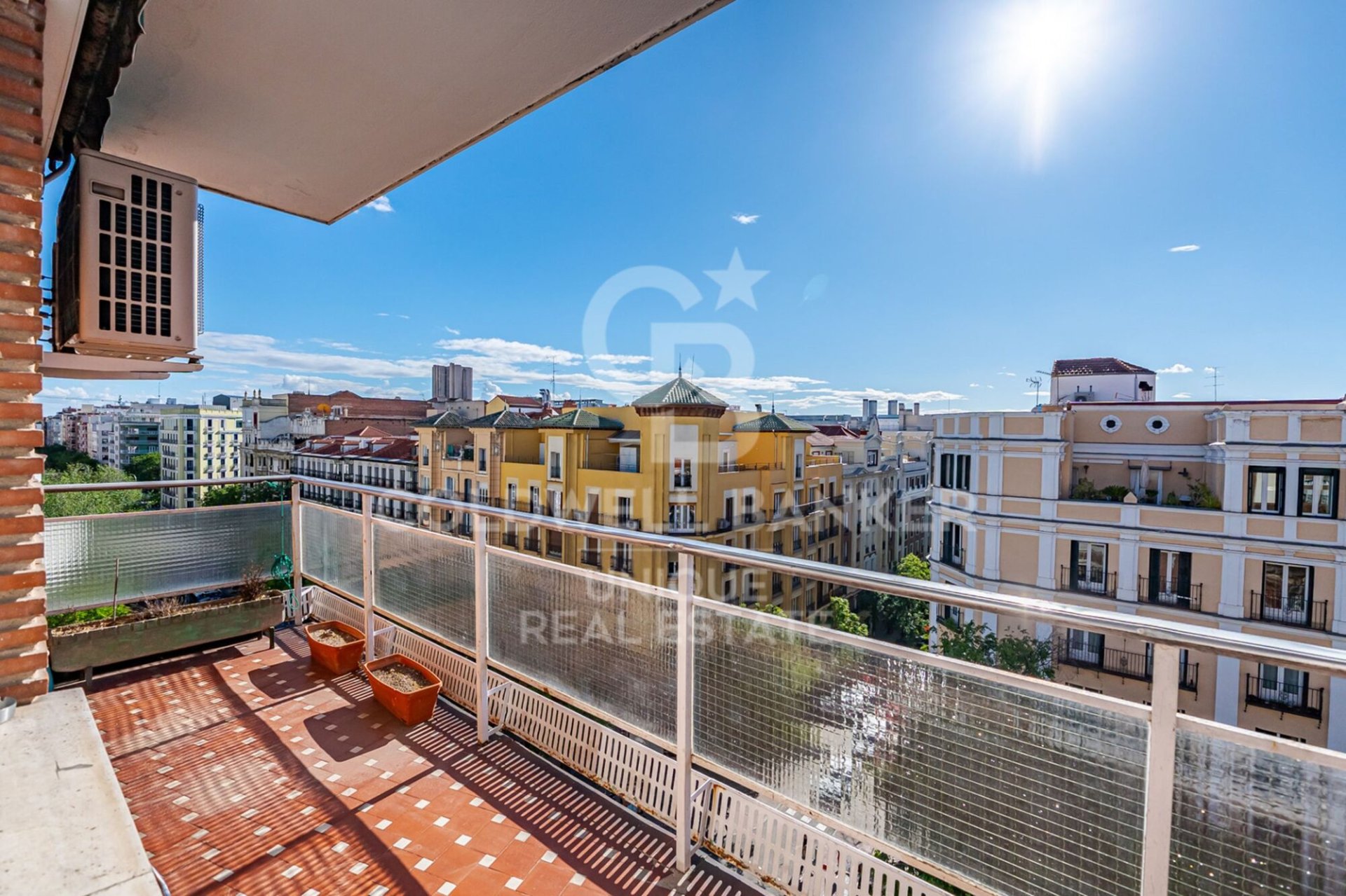 Appartamento a Madrid, Spagna 4 camere da letto, 208 mq. N° 178636
