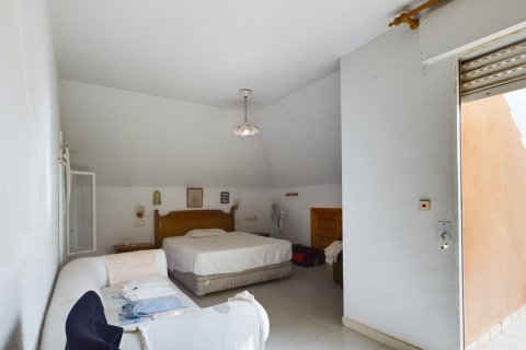 Takvåning till salu i Los Alcazares, Murcia, Spanien 4 sovrum, Nr. 151402 - foto 1