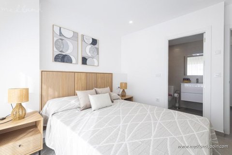 Huoneisto myytävänä La Manga del Mar Menor, Murcia, Espanja, 3 makuuhuonetta, 102 m2 No. 132964 - kuva 8