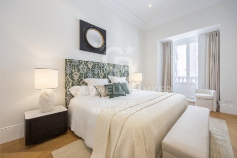 Apartament w Madrid, Hiszpania 5 sypialni, 471 mkw. nr 158909 – zdjęcie 9